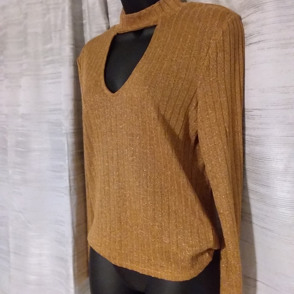 Blouse - Picture 2 of 3